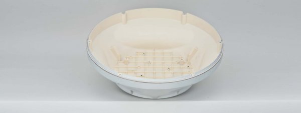 ASA-TSG, Rippenverstärkung, Funktionsaufnahmen, Dichtung, PU-Lackierung: Ein ganzes System von Maßnahmen schützen die Antenne und die Mechanik vor äußeren Einflüssen.