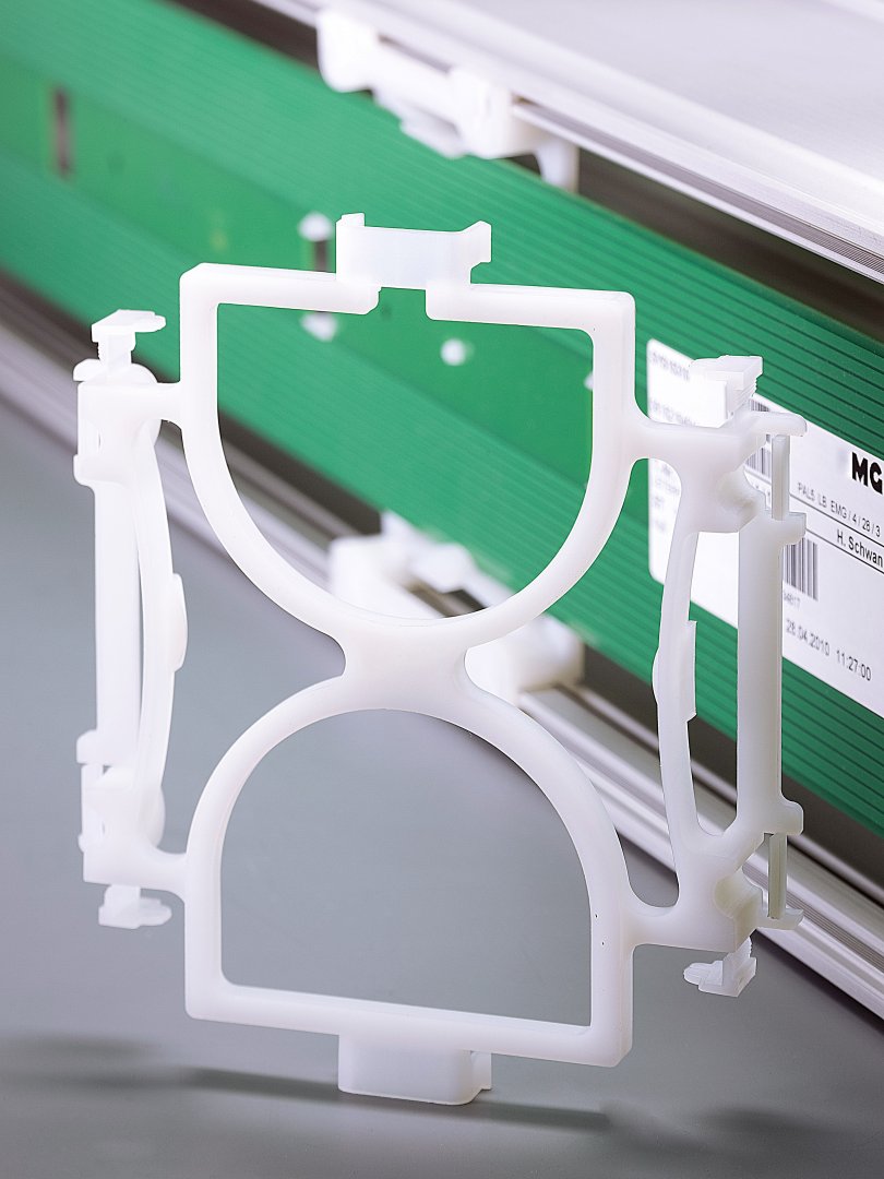 Sonderclip mit diversen Schnapphaken